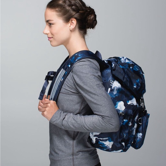 Lululemon Traveling Yogini Rucksack - Picture 3 of 16